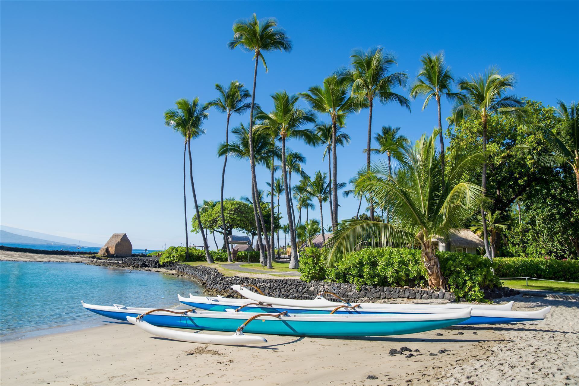 Kamakahonu Beach
