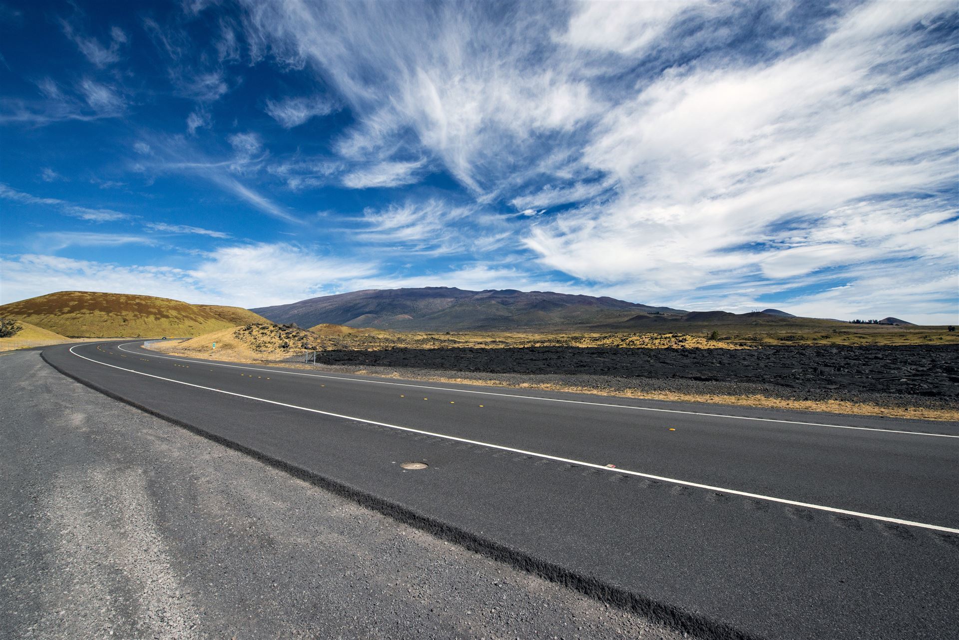Saddle Road zwischen Mauna Loa und Kea