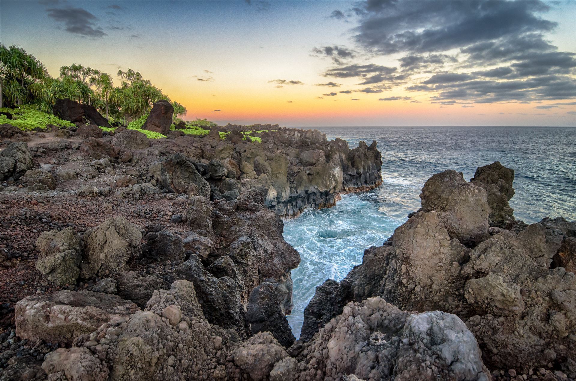 Sonnenuntergang im Waianapanapa State Park