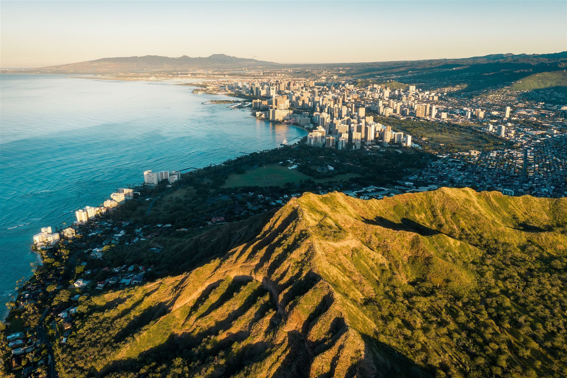 Diamond Head Krater und Honolulu im Hintergrund