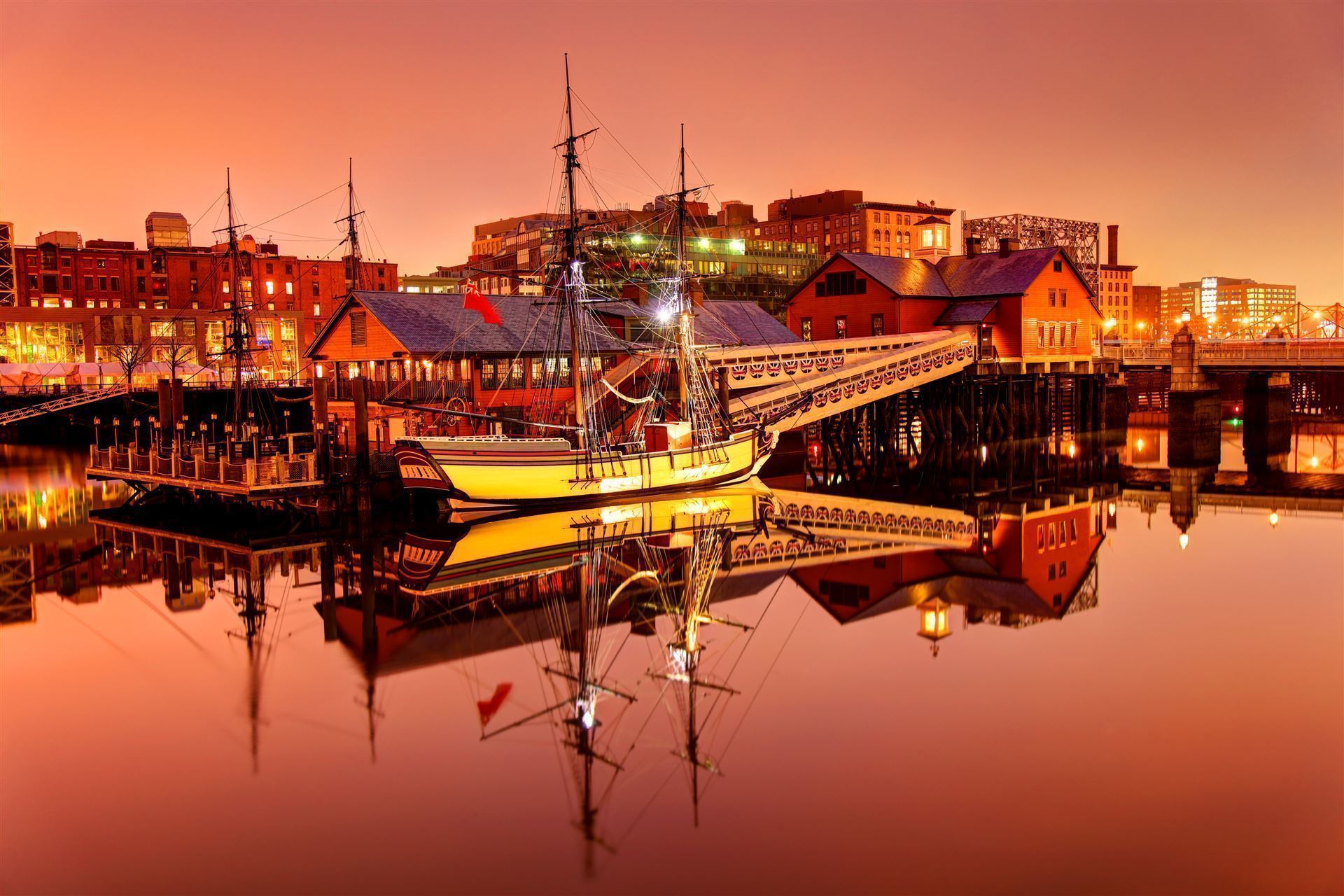 Boston Tea Party Ships & Museum