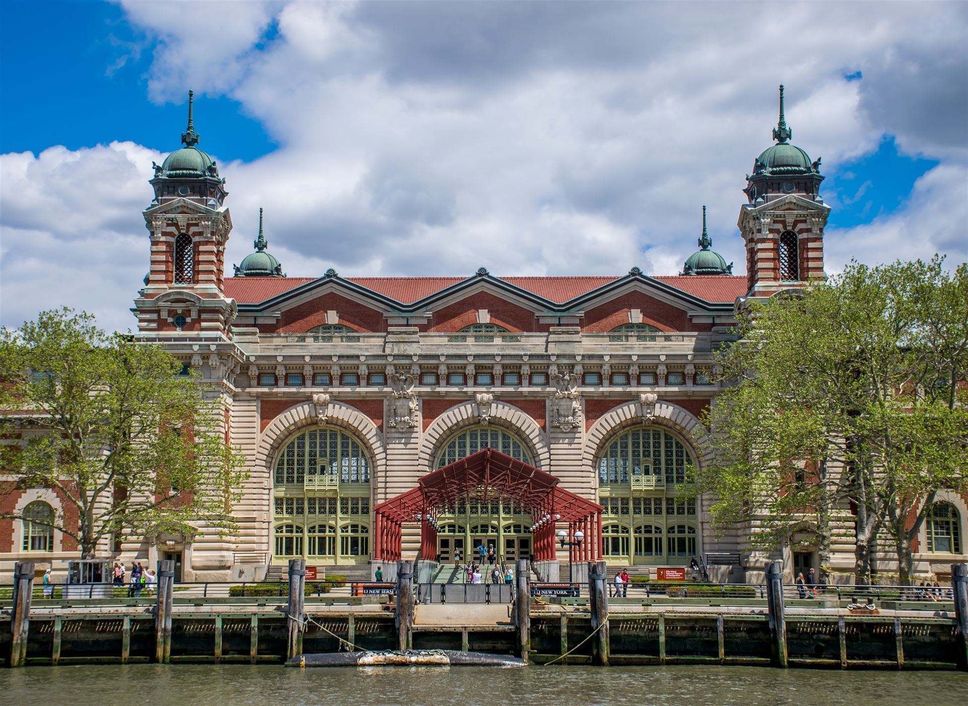 Registration Building auf Ellis Island