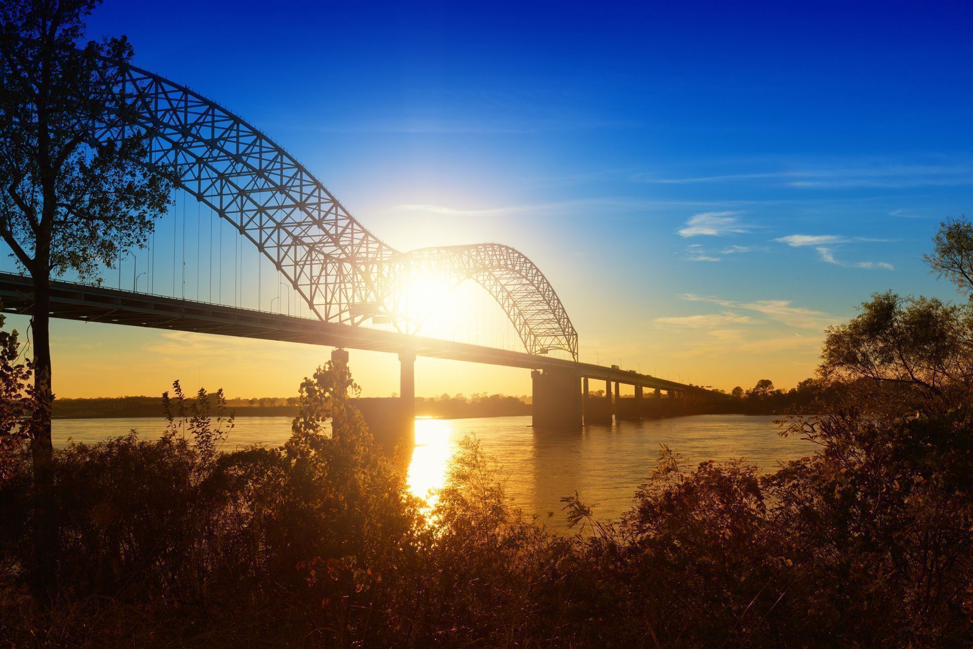 Hernando de Soto Bridge