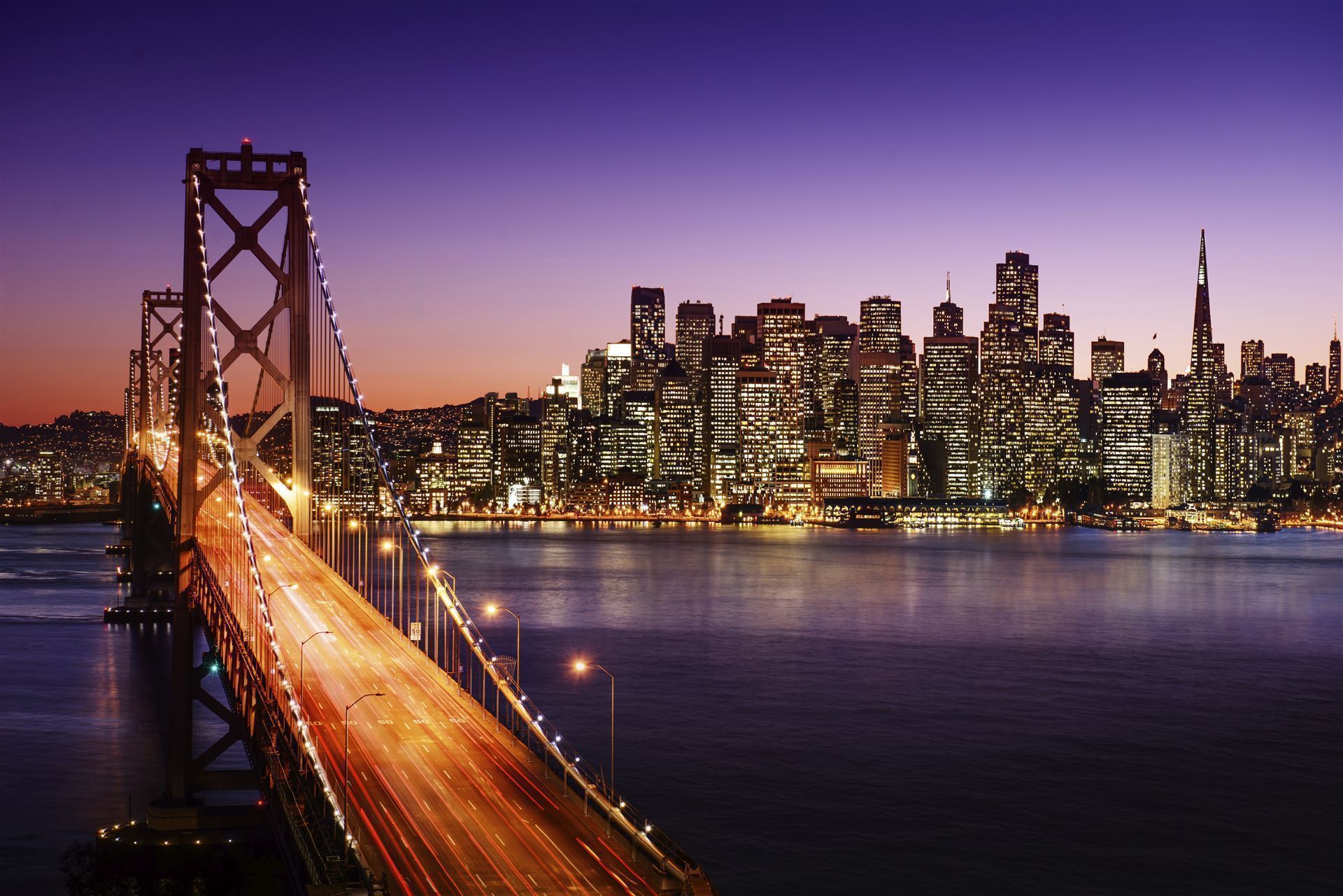 Oakland Bay Bridge bei Nacht