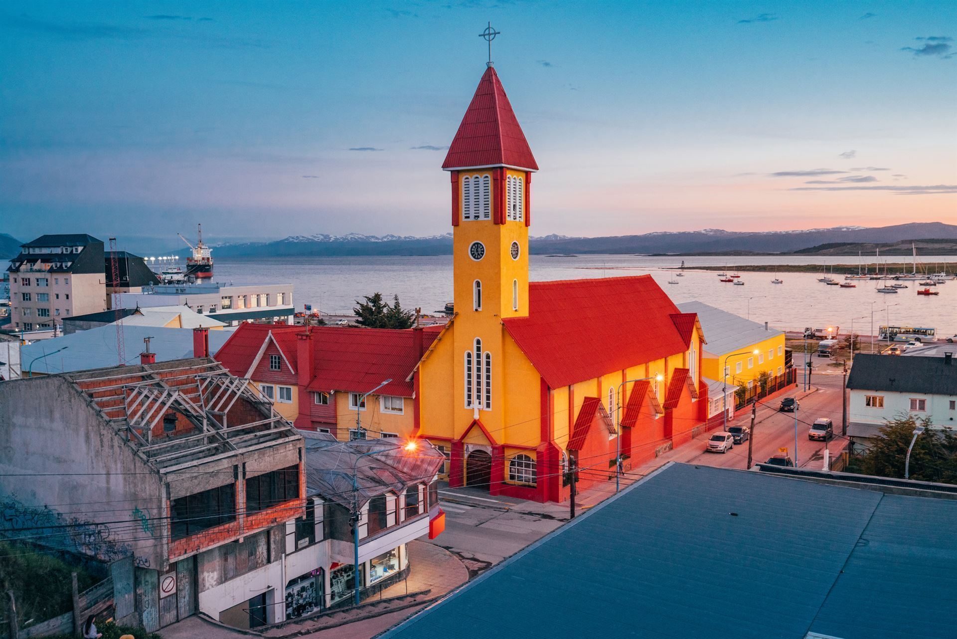 Ushuaia Kirche bei Sonnenuntergang