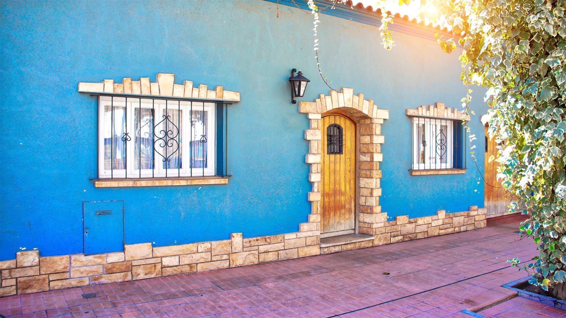Mendoza City - buntes Haus