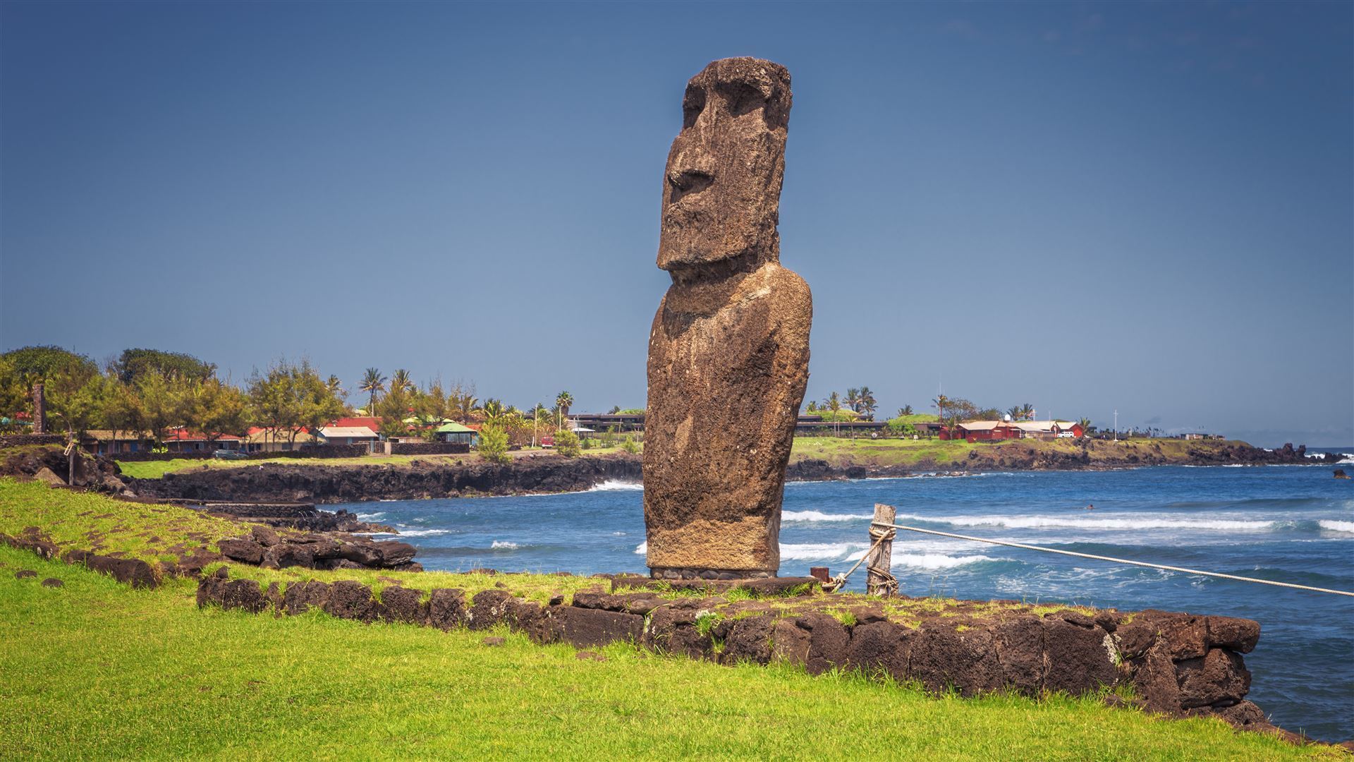 Hanga Roa mit Moai Statue