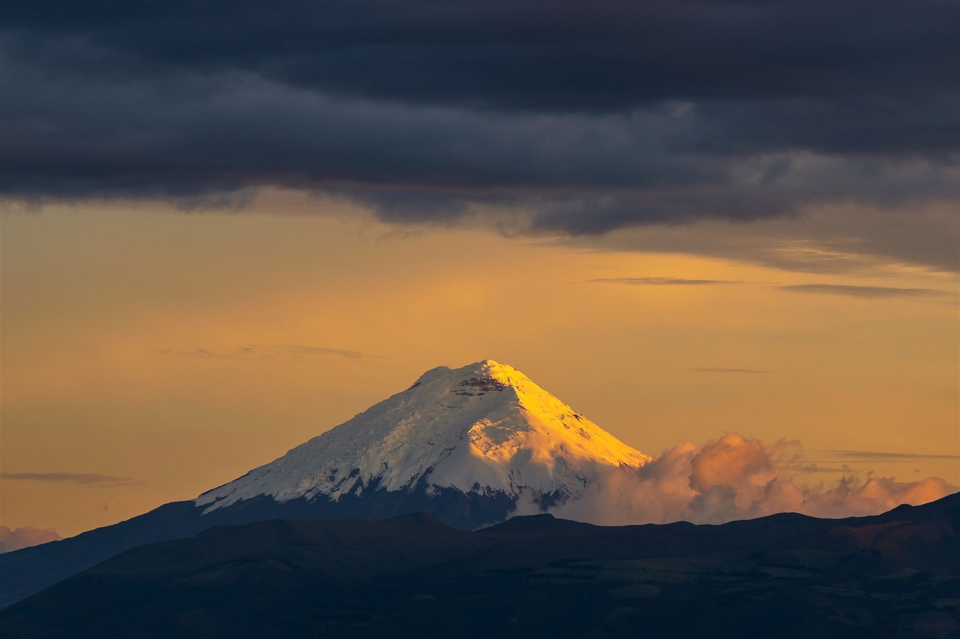 Cotopaxi Vulkan bei Sonnenuntergang