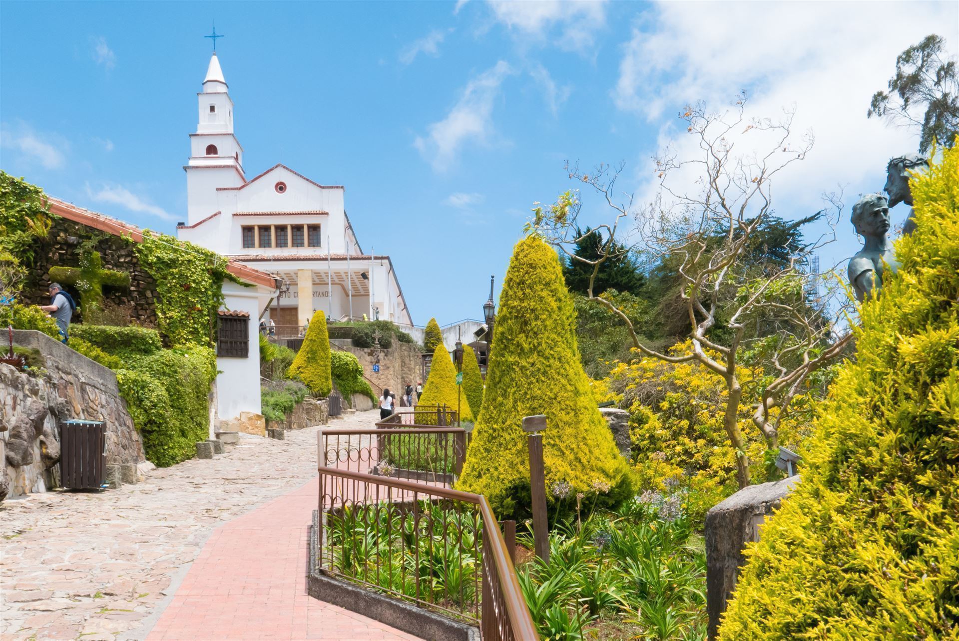 Berg Monserrate mit Garten