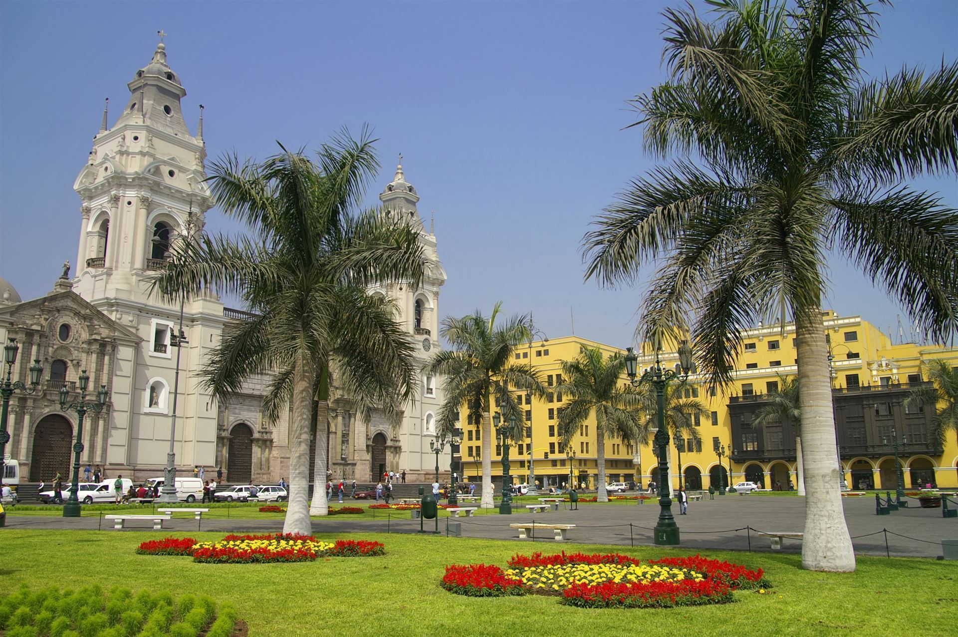 Plaza de Armas mit Blumen