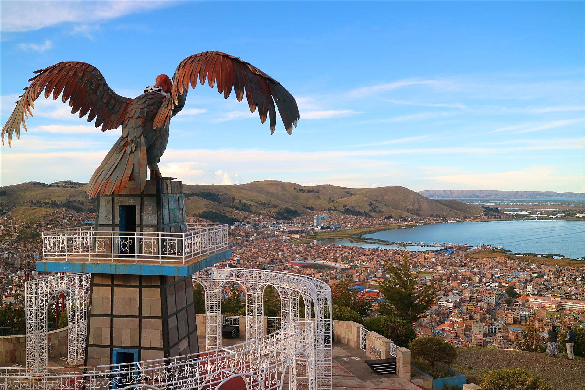 Puno City mit Titicacasee