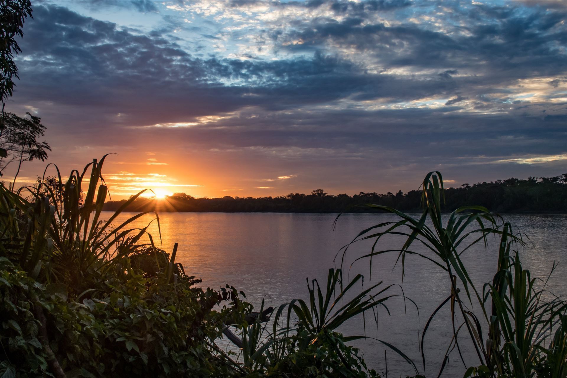See mit Sonnenuntergang