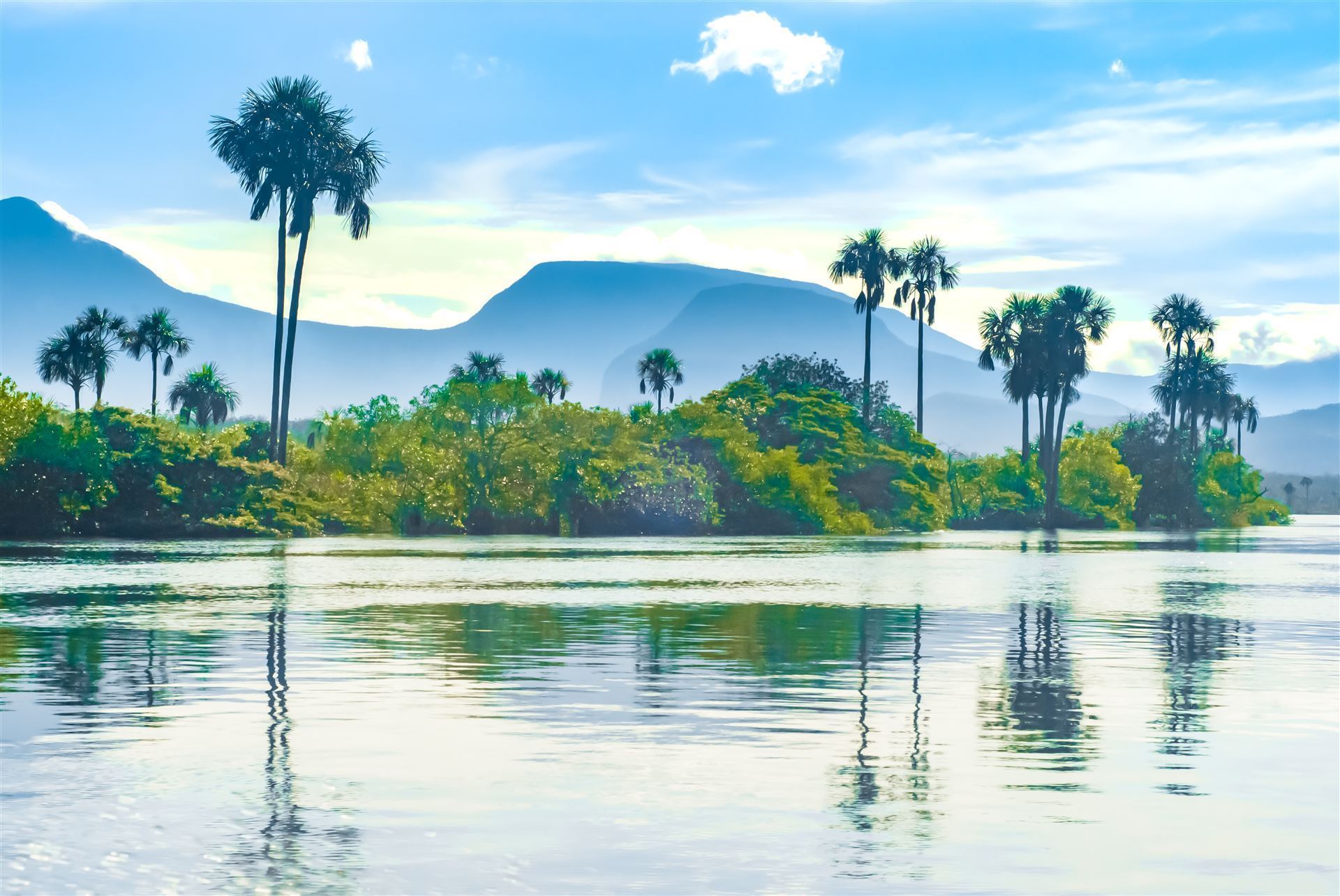 Tafelberg und Carrao Fluss