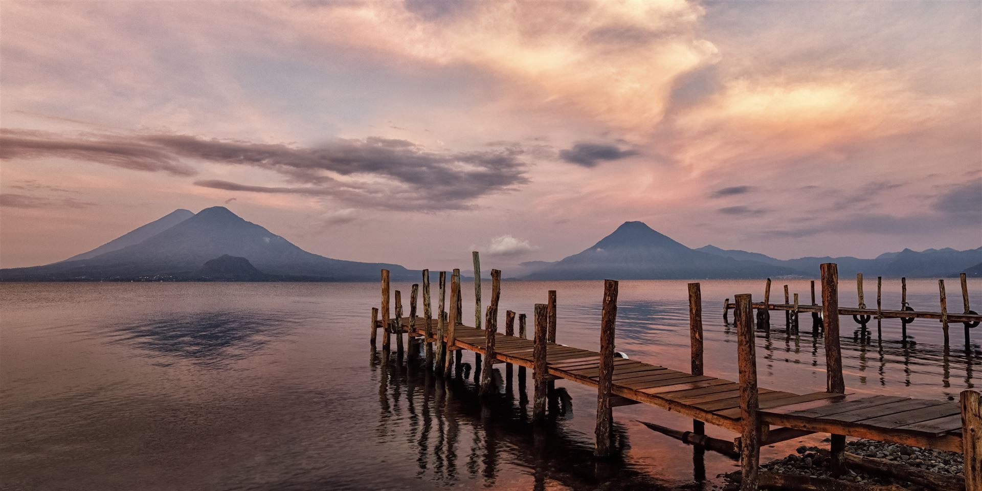 Atitlan See bei Sonneuntergang