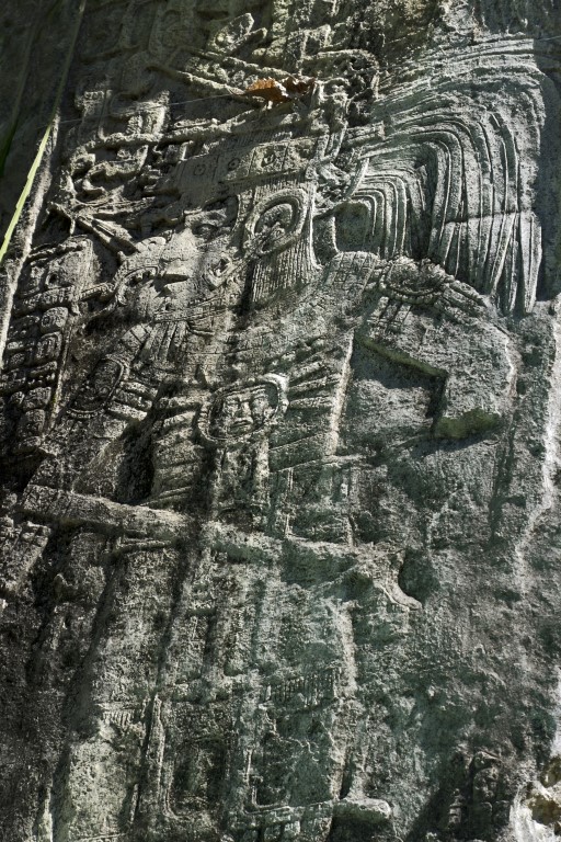 Ceibal/Seibal , Guatemala, Mittelamerika:  Diese Stele 11 stellt den Herrscher Wat'ul Chatel dar. 