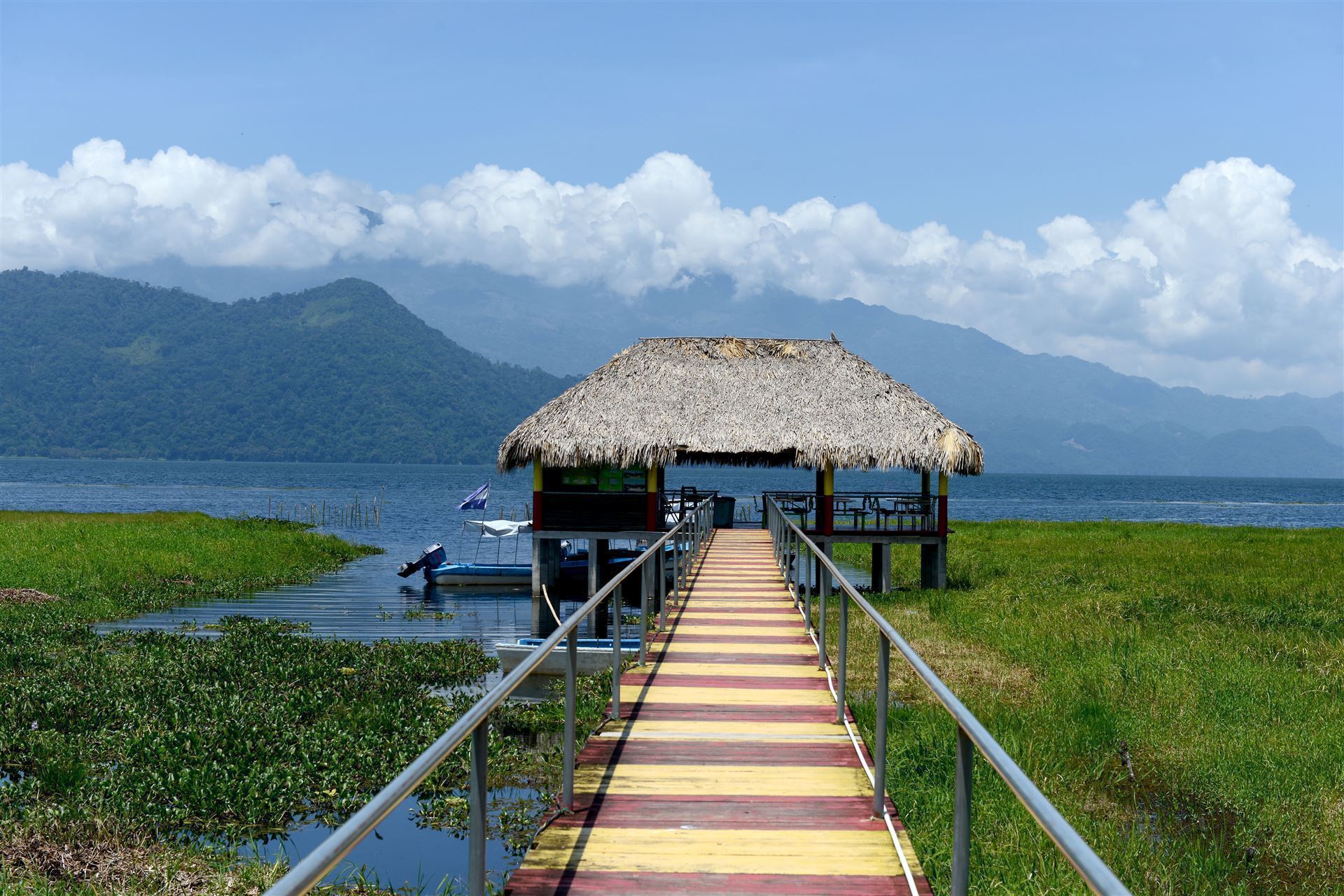 Bootshaus am Lake Yojoa, Honduras