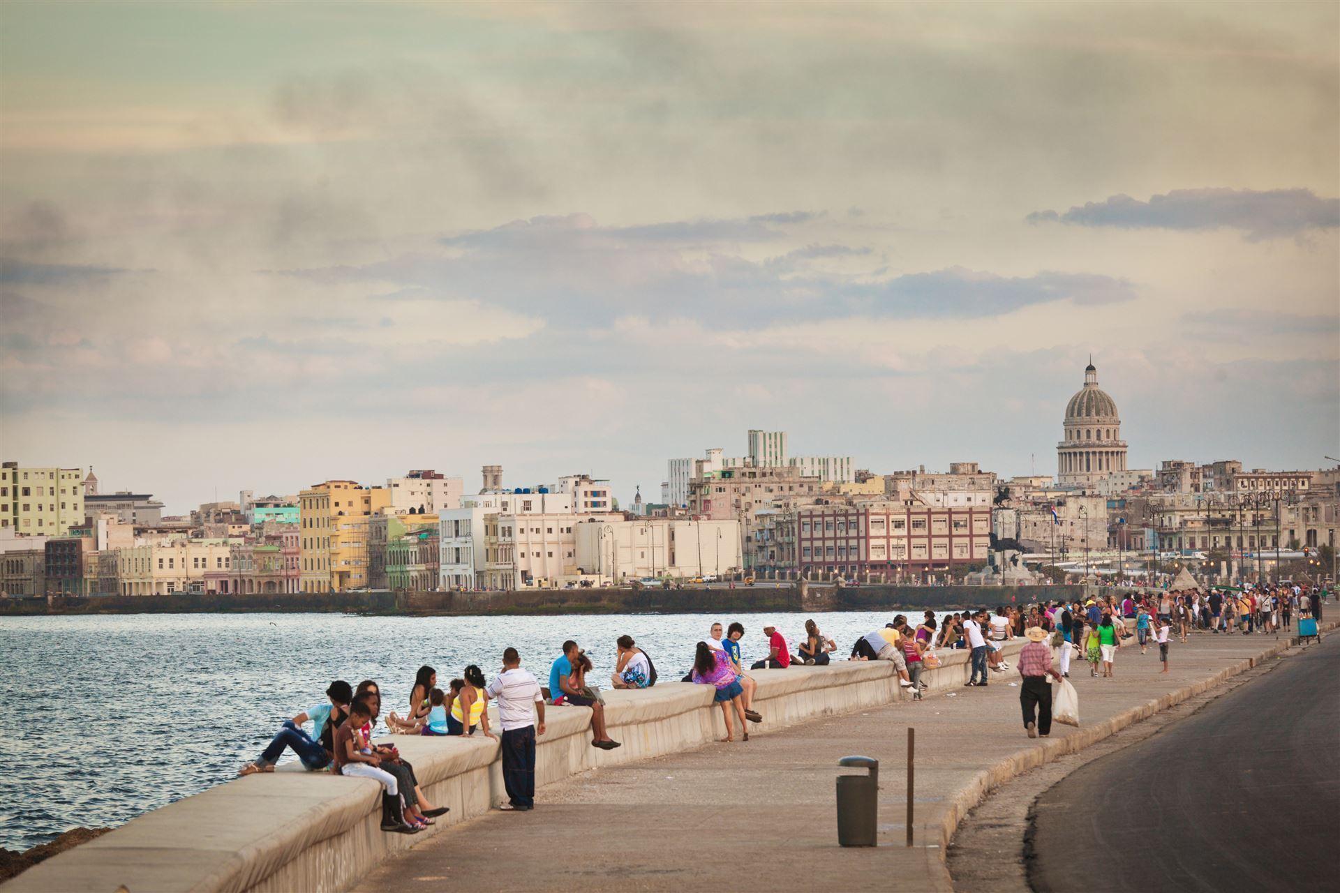 Kuba_Havanna_Malecon