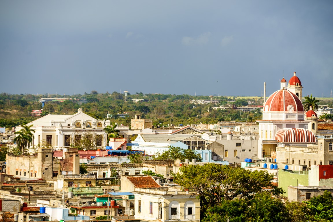 Blick auf die spektakuläre Kolonialstadt Cienfuegos in Kuba. Stadtzentrum von Cienfuegos, Kuba.