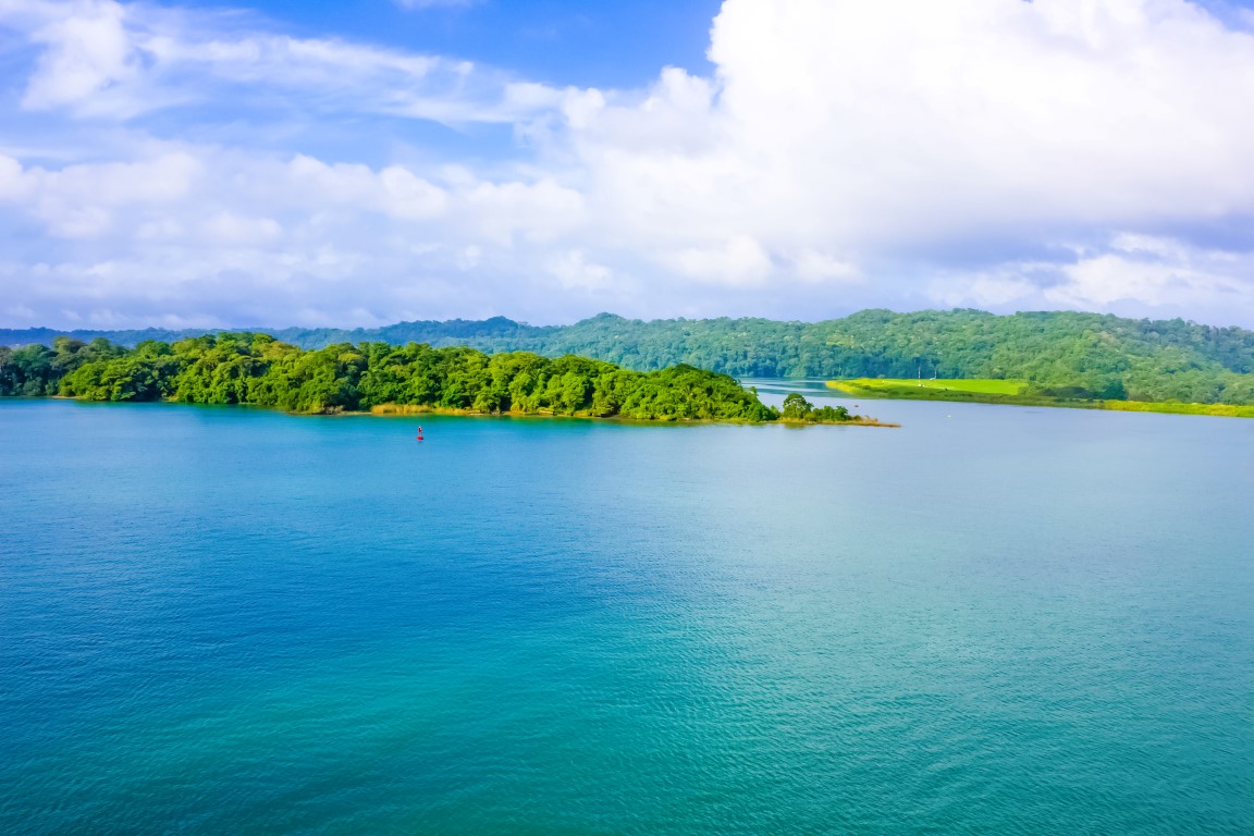 Gatun-See des Panamakanals in Panama