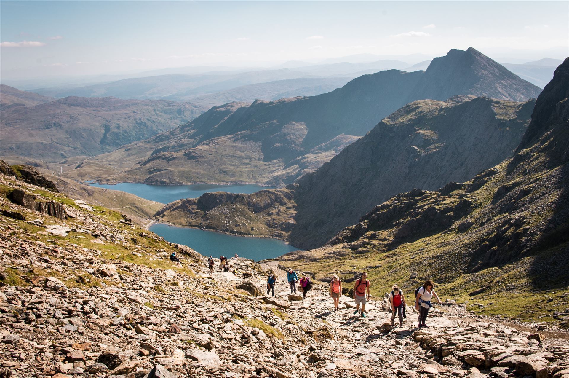 Wanderer auf dem Weg zum Mount Snowdon