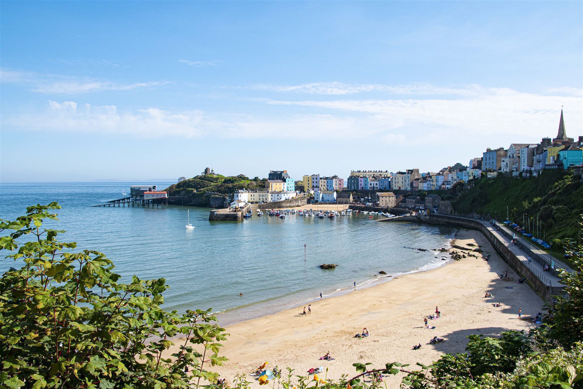 Blick auf den kleinen Fischerort Tenby