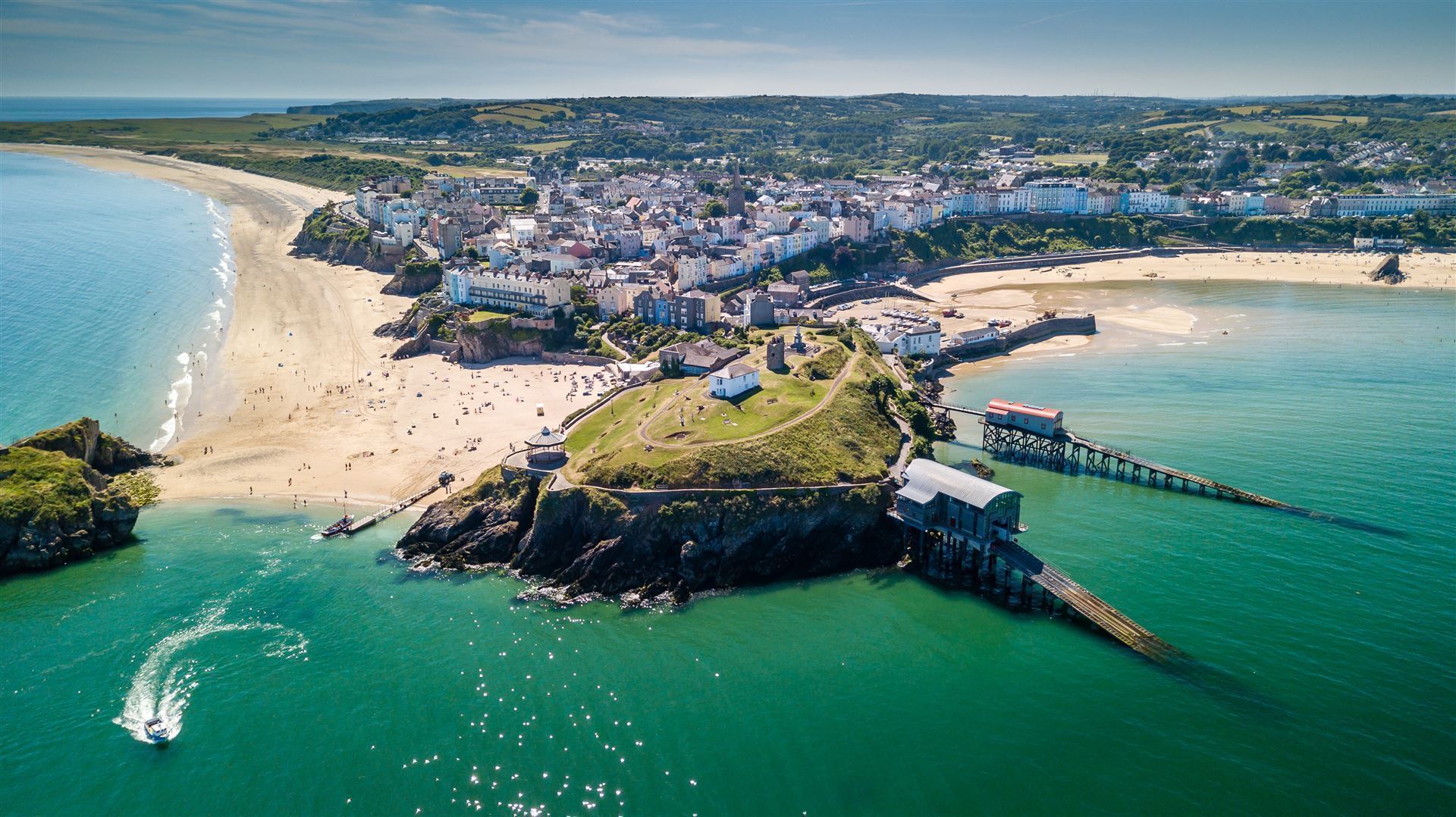 Luftaufnahme vom Fischerort Tenby