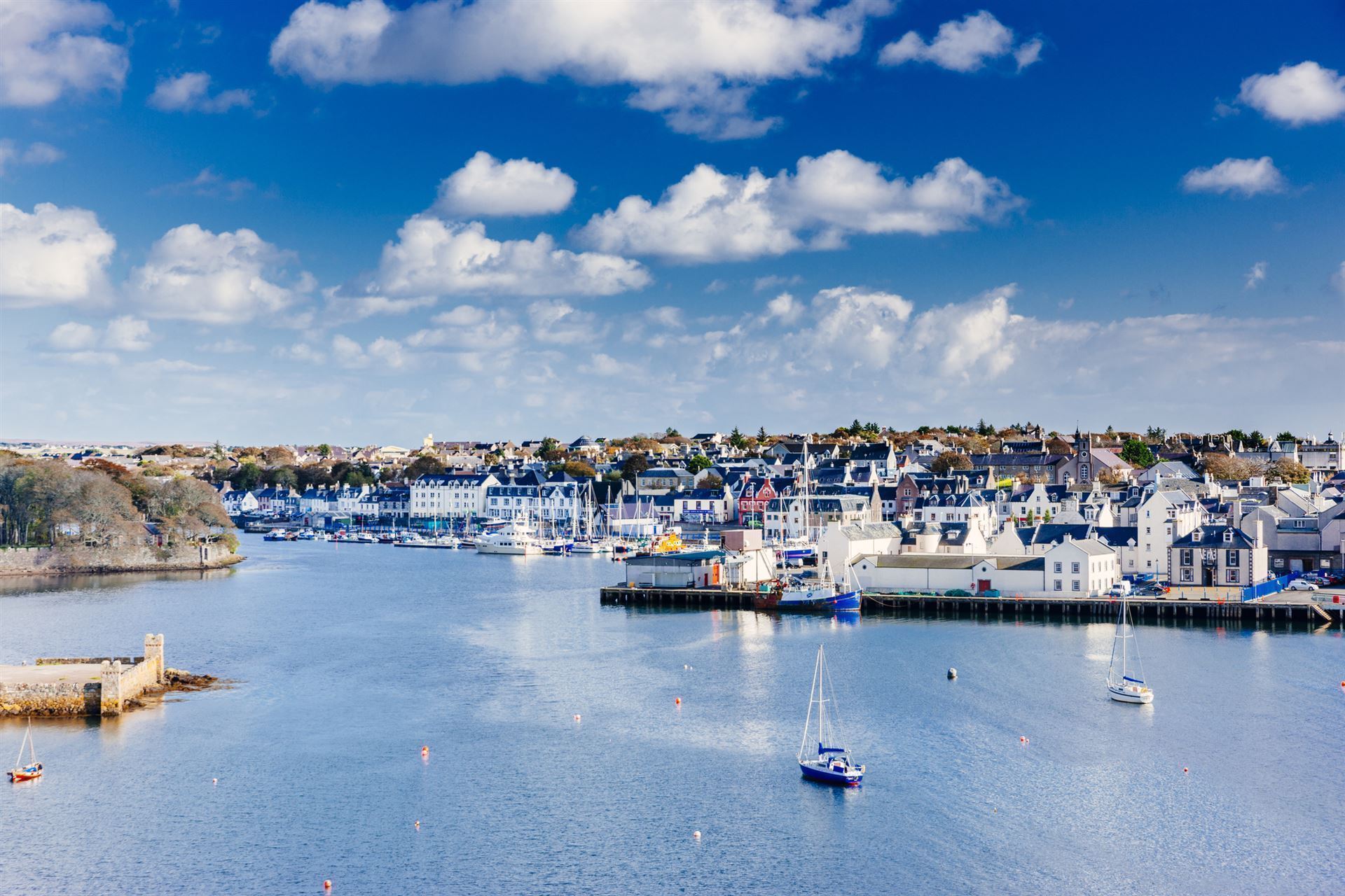 Blick auf Stornoway auf der Isle of Lewis