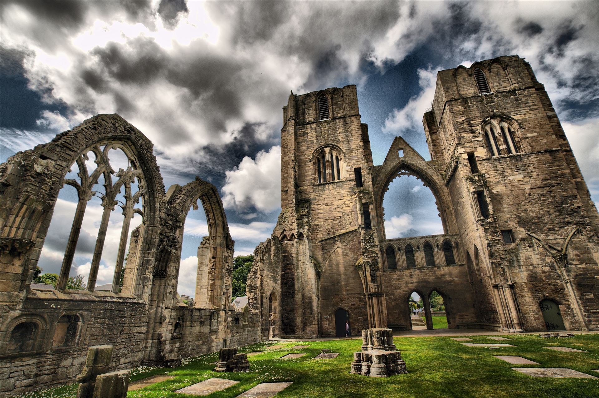 Dramatische Stimmung an der Elgin Cathedral