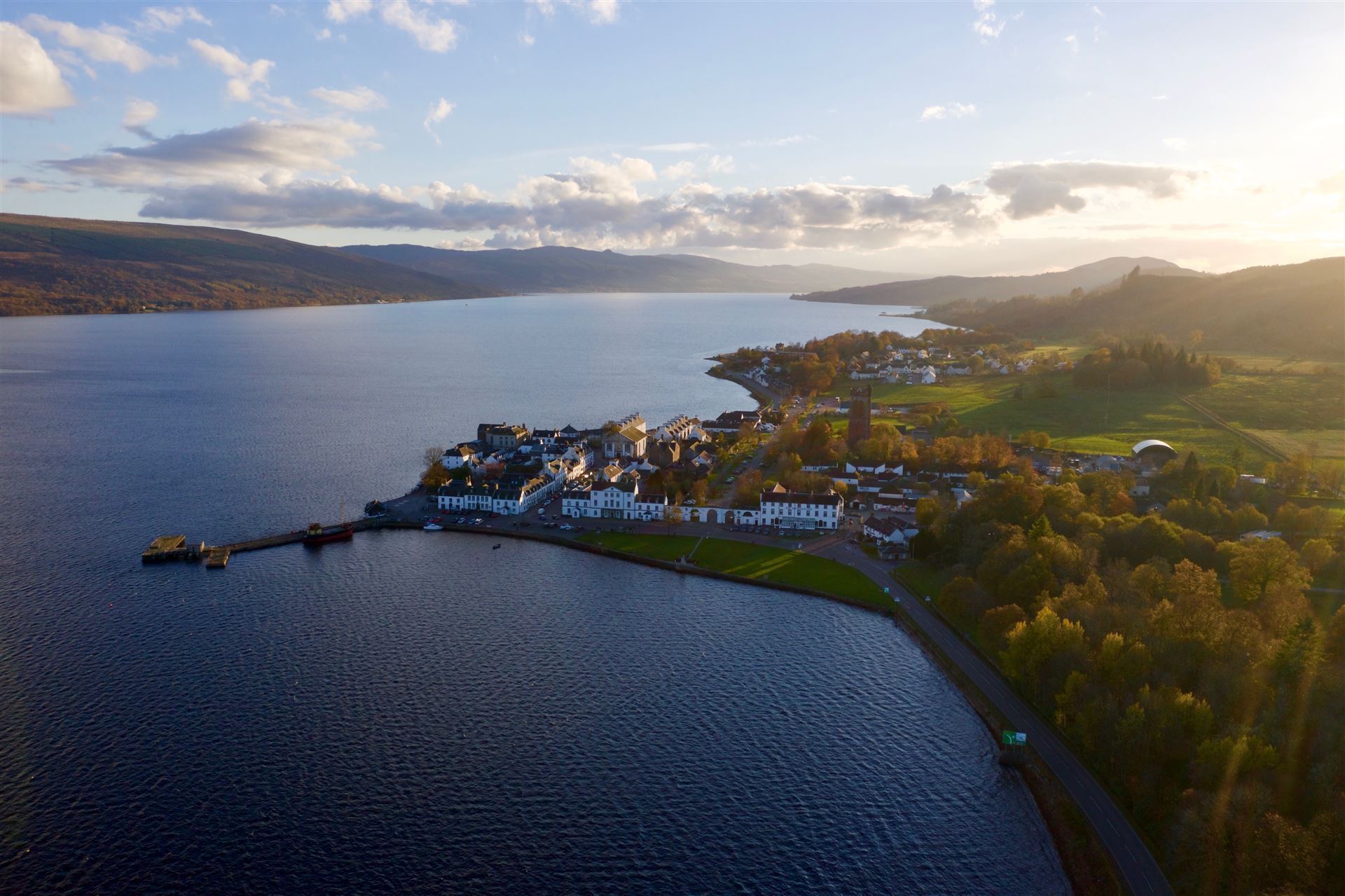 Blick auf Inveraray am Loch Fyne