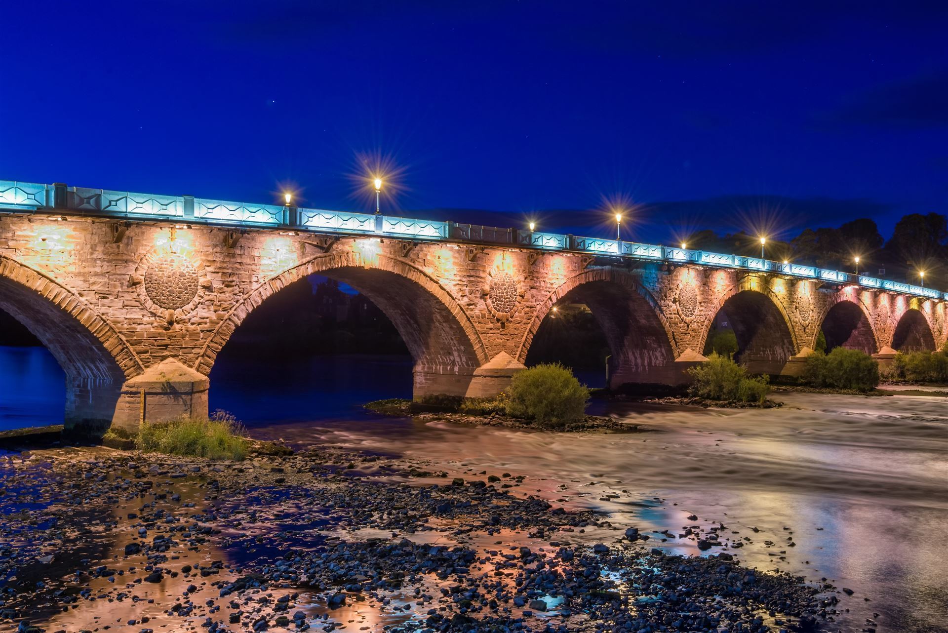 Smeaton’s Bridge bei Nacht