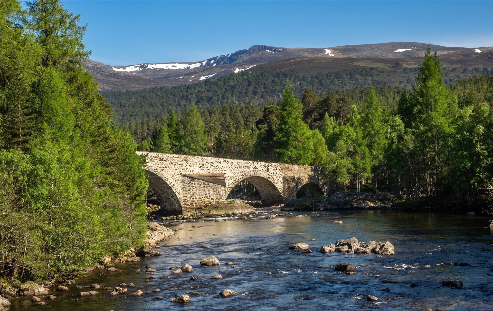 Brücke über den Fluss Dee