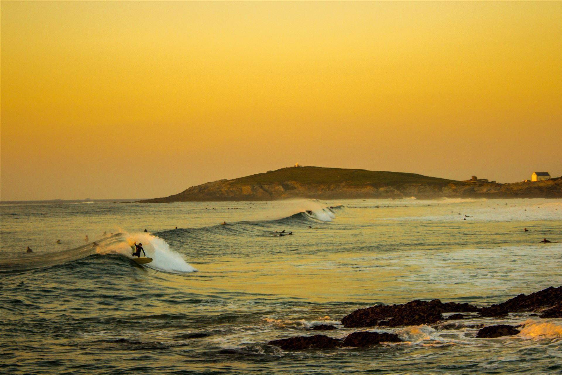 Sonnenuntergang am Fistral Beach in Newquay
