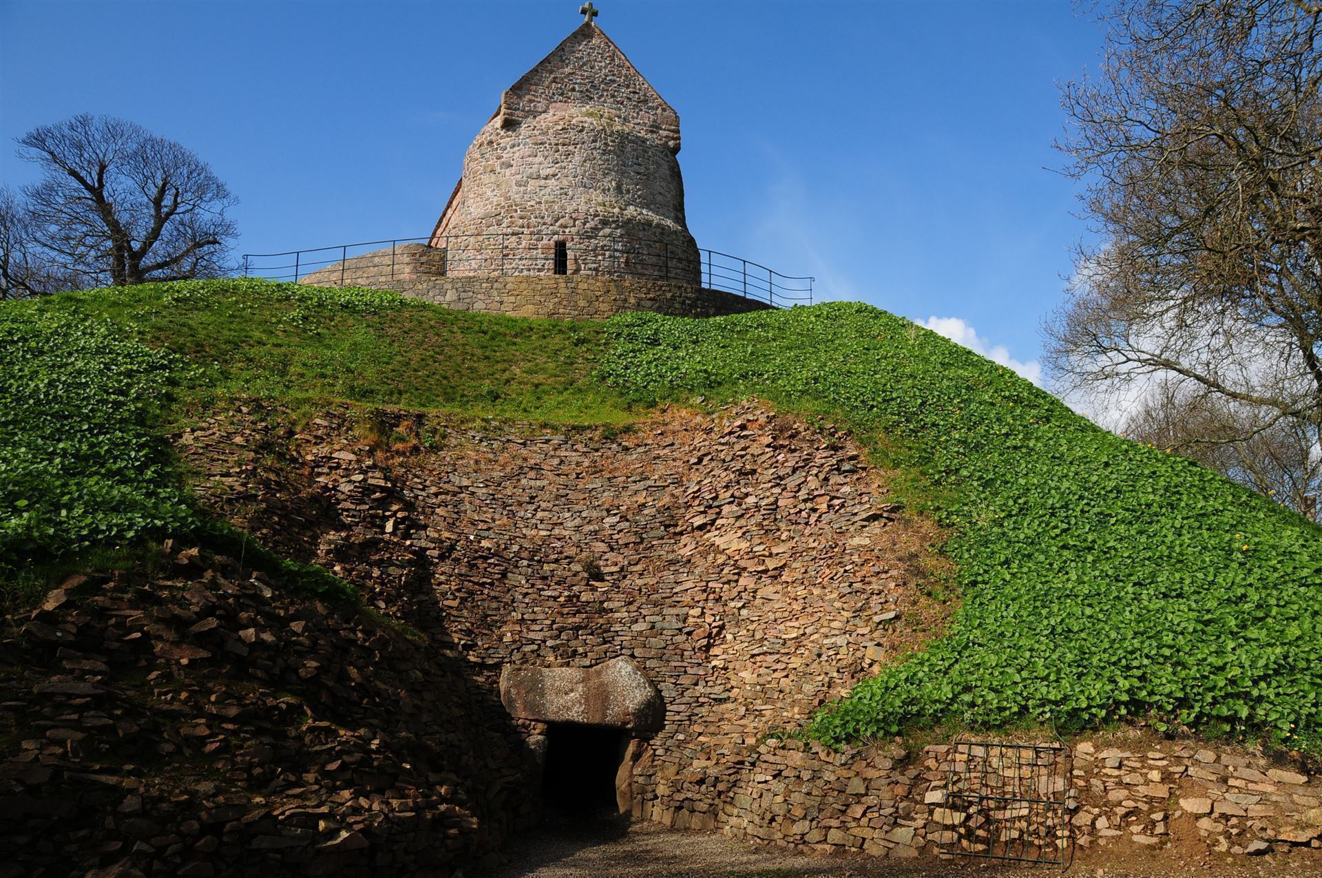 Grabanlage La Hougue Bie