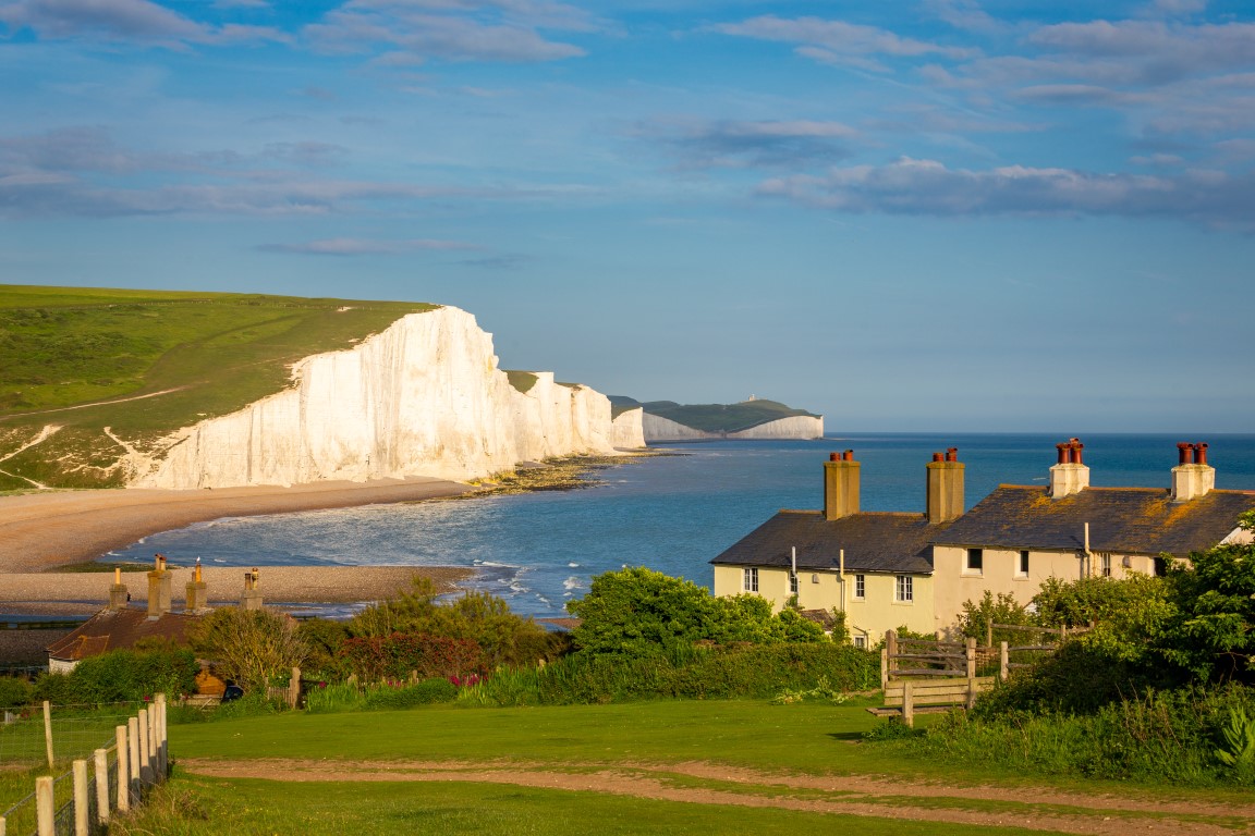Die berühmten Kreidefelsen der "Seven Sisters" in den South Downs, East Sussex