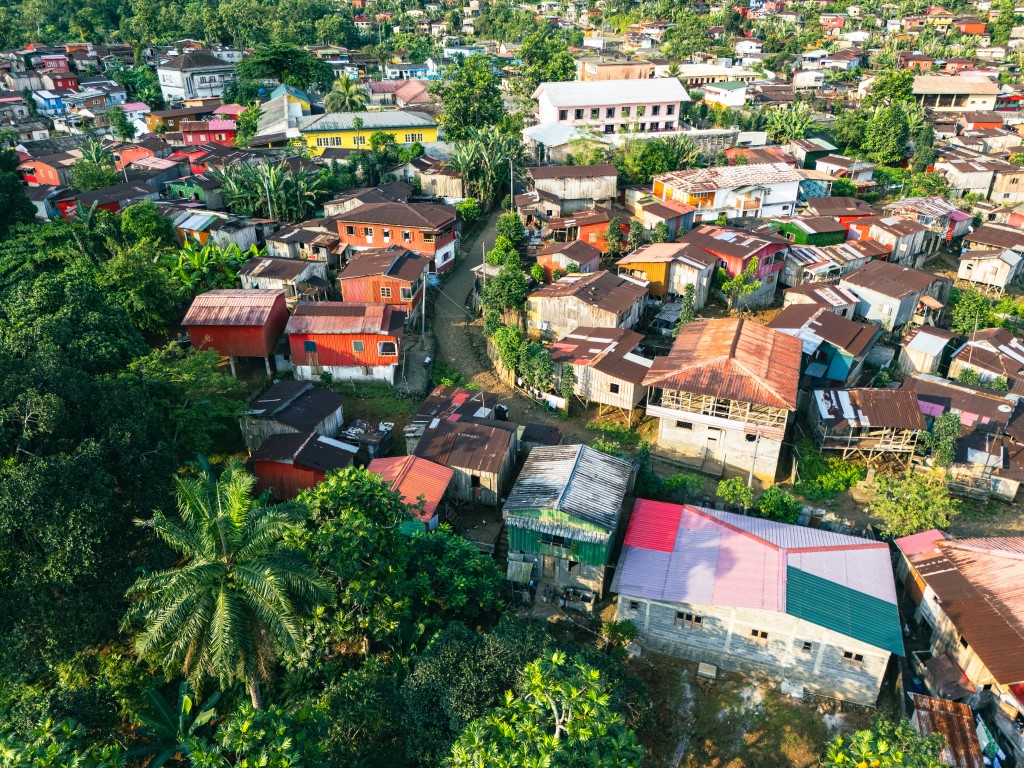 Luftaufnahme von Sao Joao dos Angolares in Sao Tome