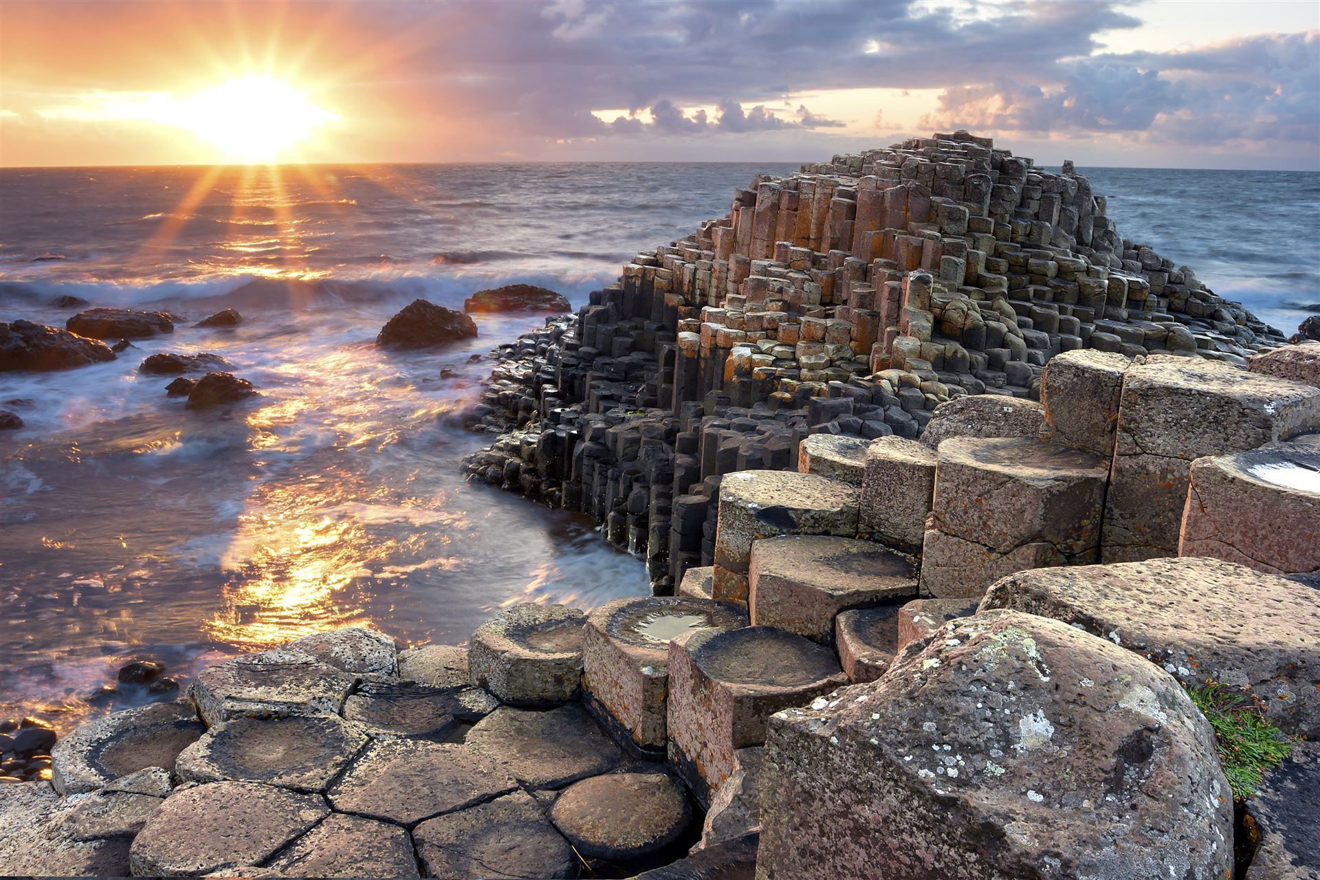 Sonnenuntergang am Giants Causeway