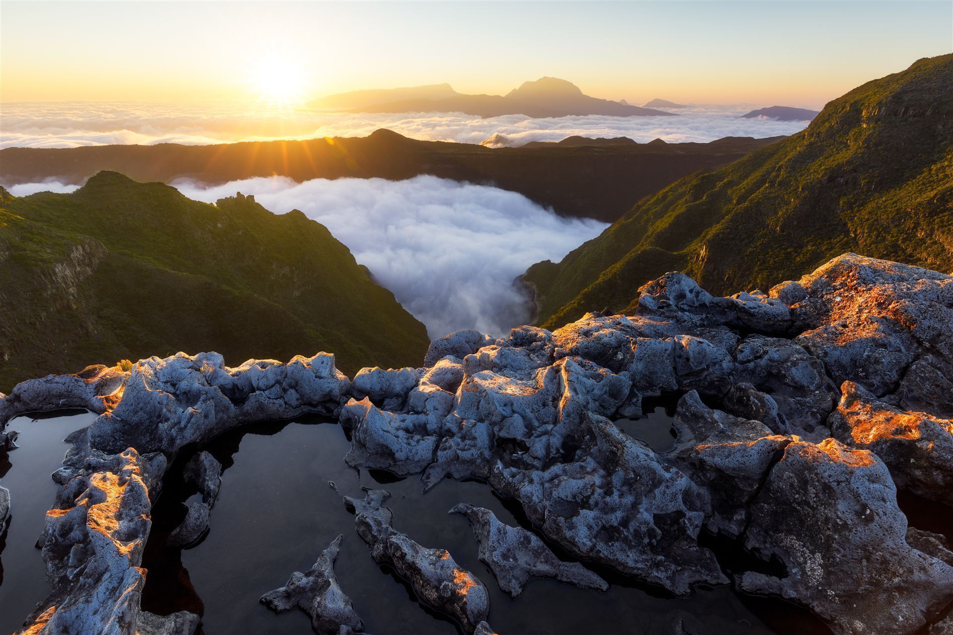 Sonnenuntergang über dem Piton de Neiges