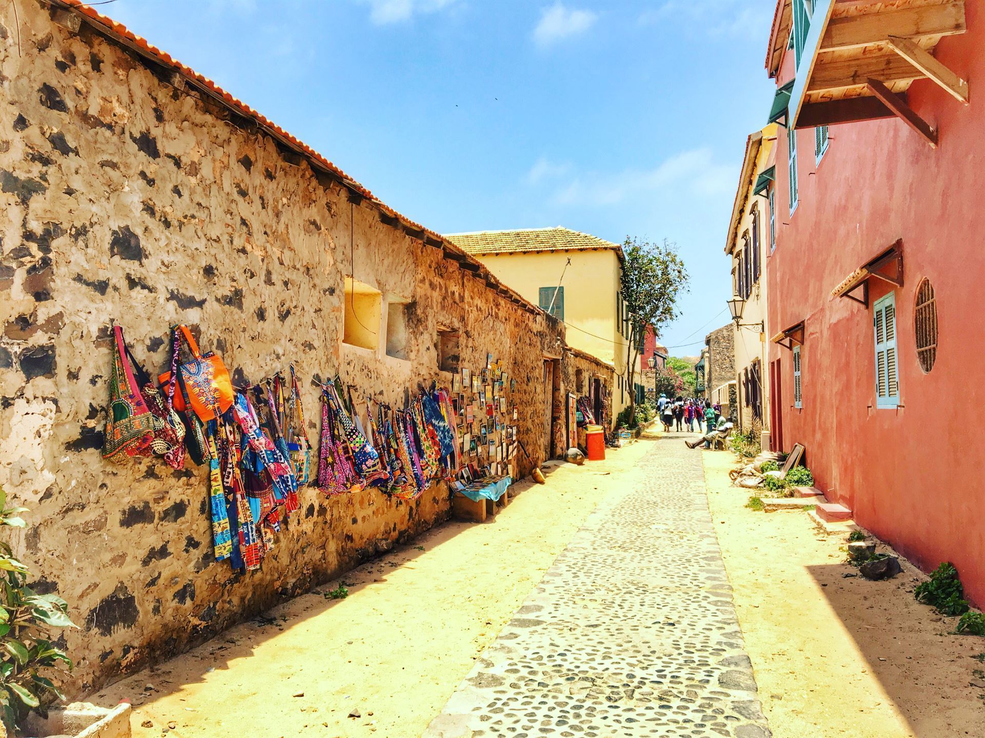 Straße auf der Insel Goree