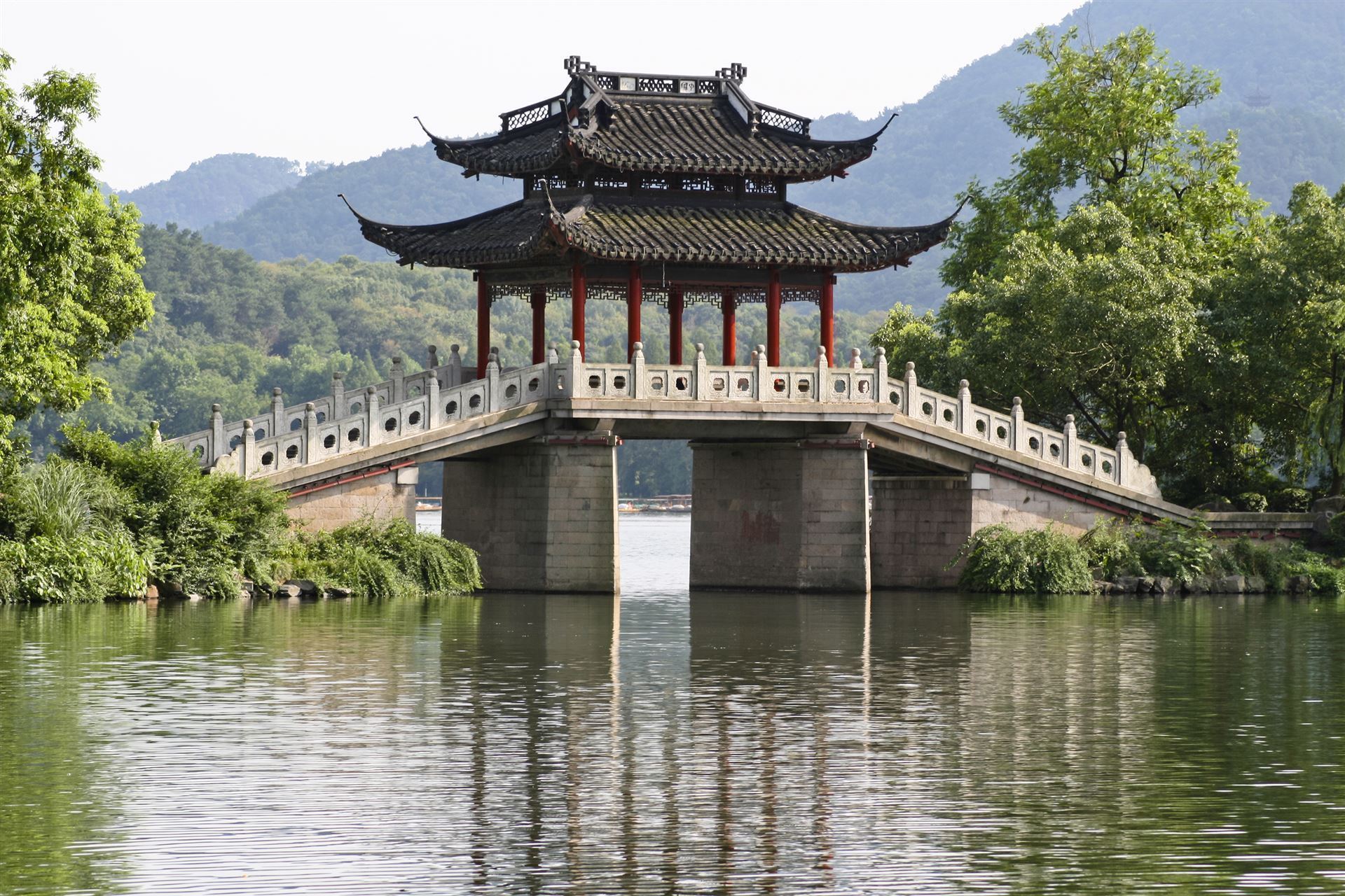 Westsee mit Brücke