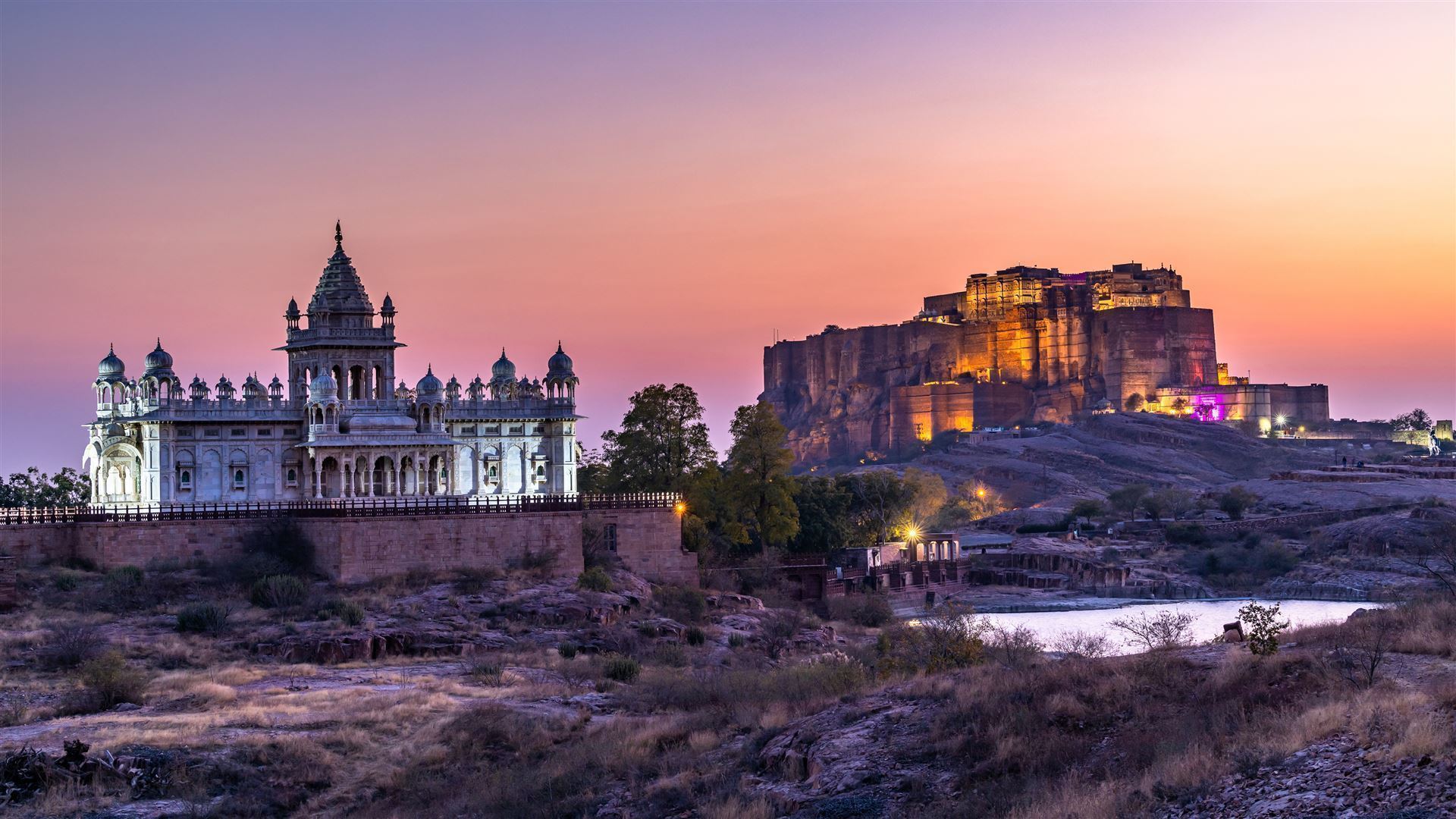 Blick auf Mehrangarh Fort und Jaswant Thada