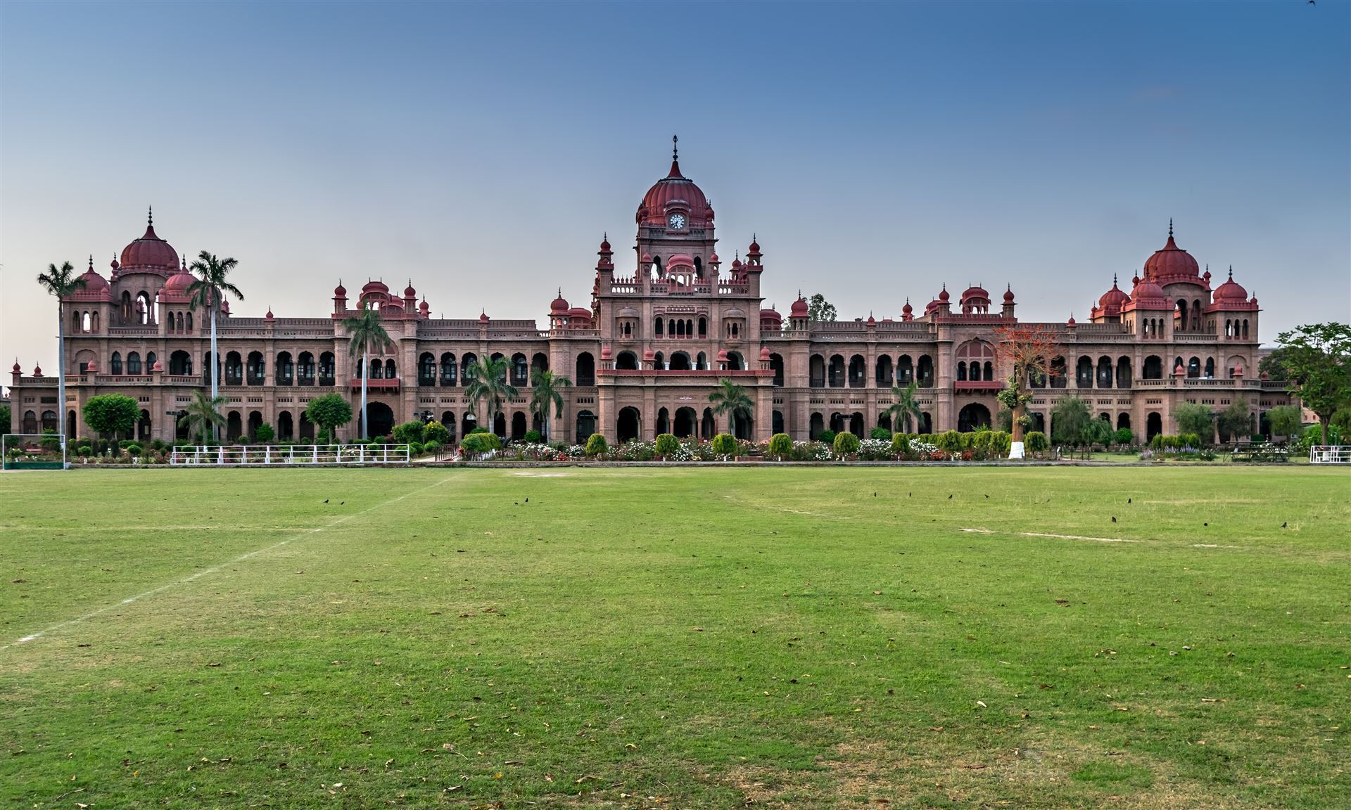 Khalsa College