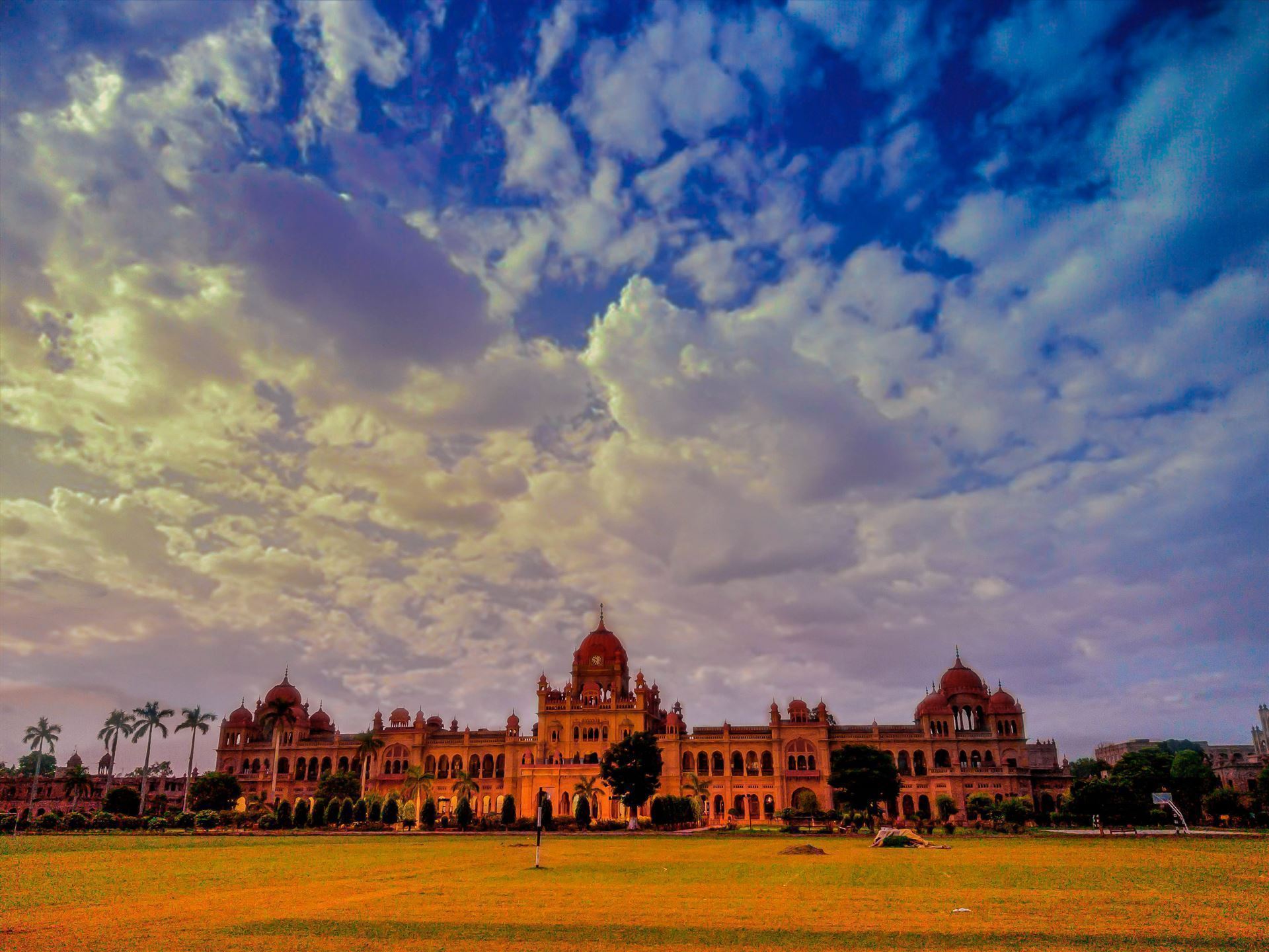 Khalsa College