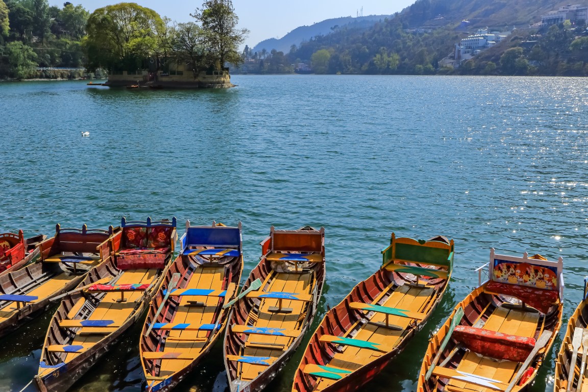 Naintal Blick auf See mit Booten