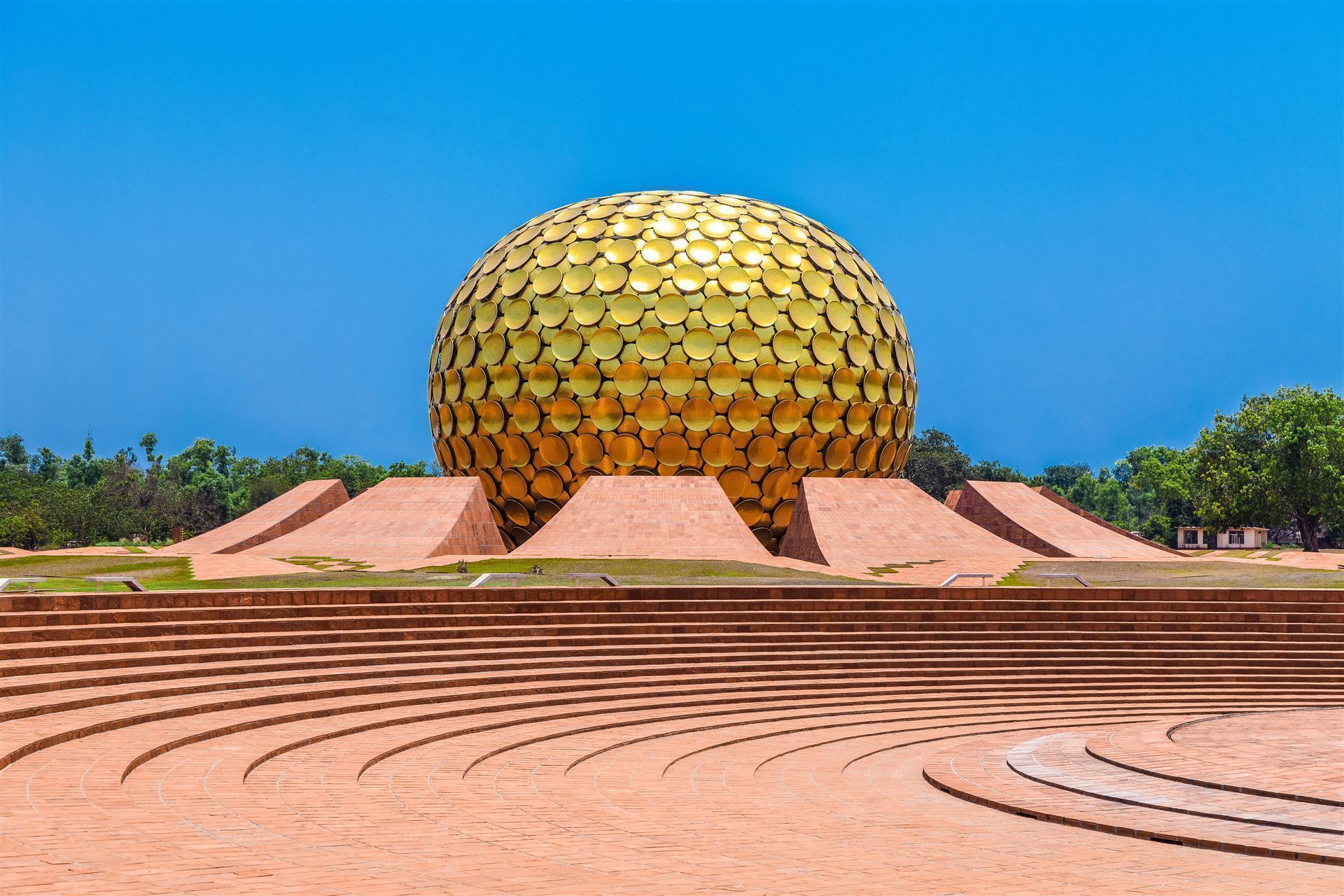 Matrimandir in Auroville