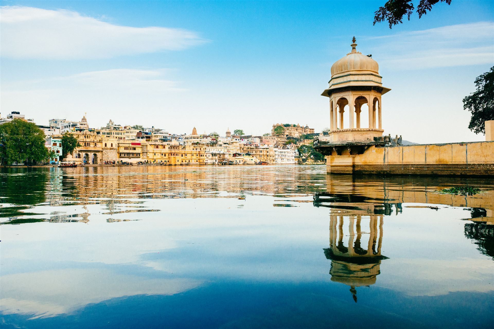 Blick über den Pichola See in Udaipur