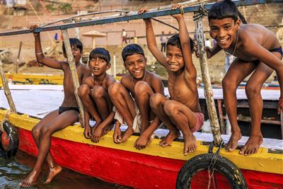 {image.media_title -> f:transform.html())} {image.copyright -> f:transform.html())}