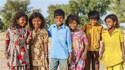 {image.media_title -> f:transform.html())} {image.copyright -> f:transform.html())}