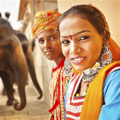 {image.media_title -> f:transform.html())} {image.copyright -> f:transform.html())}