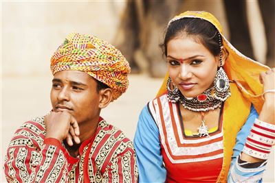 {image.media_title -> f:transform.html())} {image.copyright -> f:transform.html())}