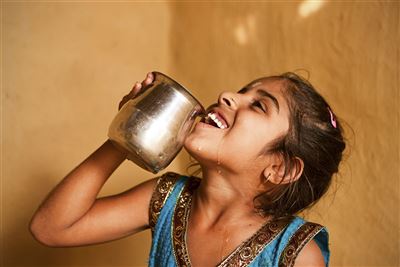 {image.media_title -> f:transform.html())} {image.copyright -> f:transform.html())}